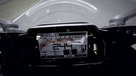2015-Yamaha-YZF-R1-teaser-screeshot-02