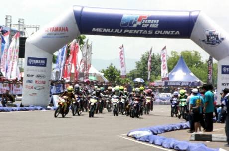 Final Yamaha Cup Race 2014 di sirkuit area Stadion Maguwoharjo Yogyakarta