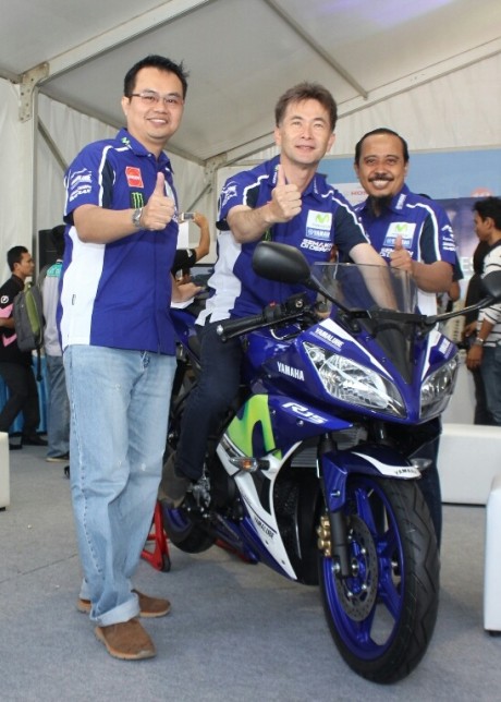 R15 Movistar Yamaha MotoGP with Yamaha Indonesia management-01