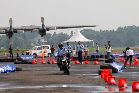 Anggota TNI AU test ride Xabre di Pangkalan Lanud Halim Perdanakusuma