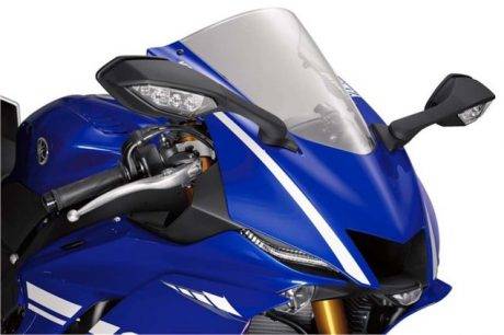 2017-yamaha-yzf-r6-low-res-09