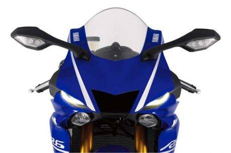 2017-yamaha-yzf-r6-low-res-11