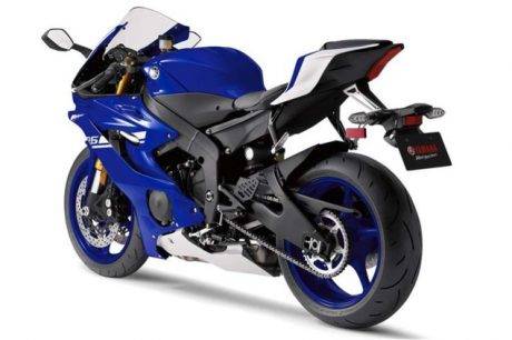 2017-yamaha-yzf-r6-low-res-14