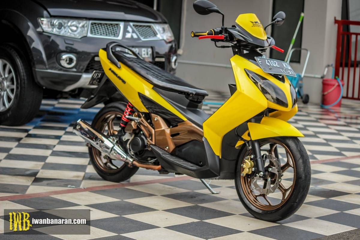 Modif Minimalis Yamaha Nouvo Kuning Milik Bikersbroini Baru