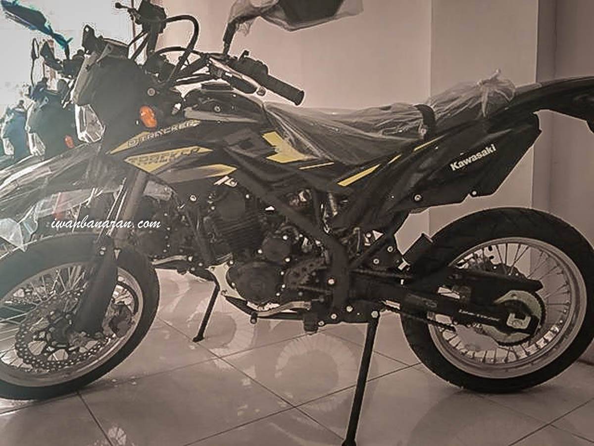 Hottt Bocoran Warna Baru Kawasaki Dtracker 150 Std 2019